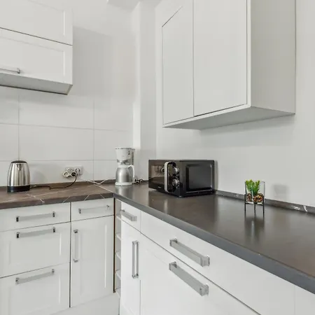 Zentrale Lage ... Ideal Fuer Geschaeftsleute, Monteure, Familien...3 Zimmer, Wlan, Smarttv Mettmann Buitenkant foto