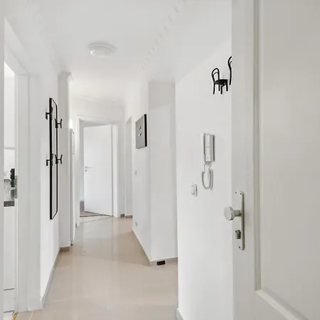 Zentrale Lage ... Ideal Fuer Geschaeftsleute, Monteure, Familien...3 Zimmer, Wlan, Smarttv Mettmann Buitenkant foto